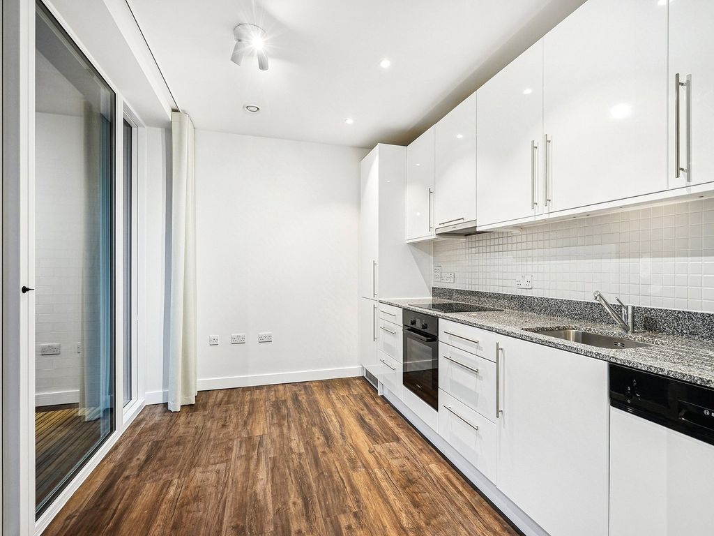 Property photo 1 of 13 203 Mercers Walk