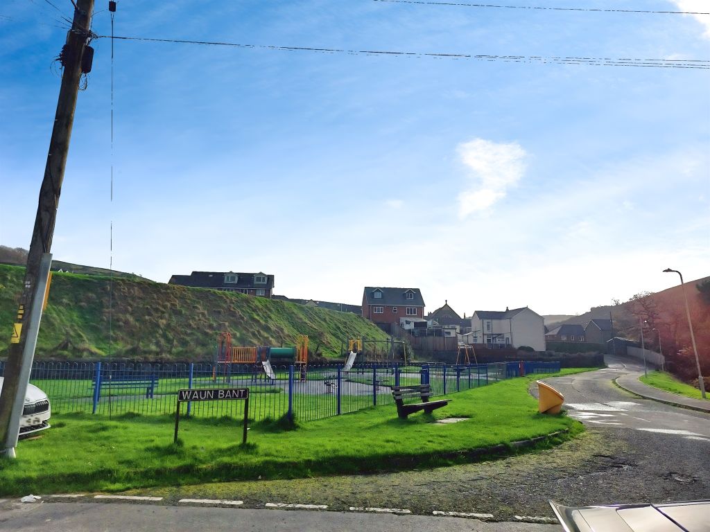 Property photo 2 of 22