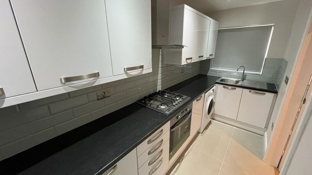 Property photo 3 of 14 Kitchen