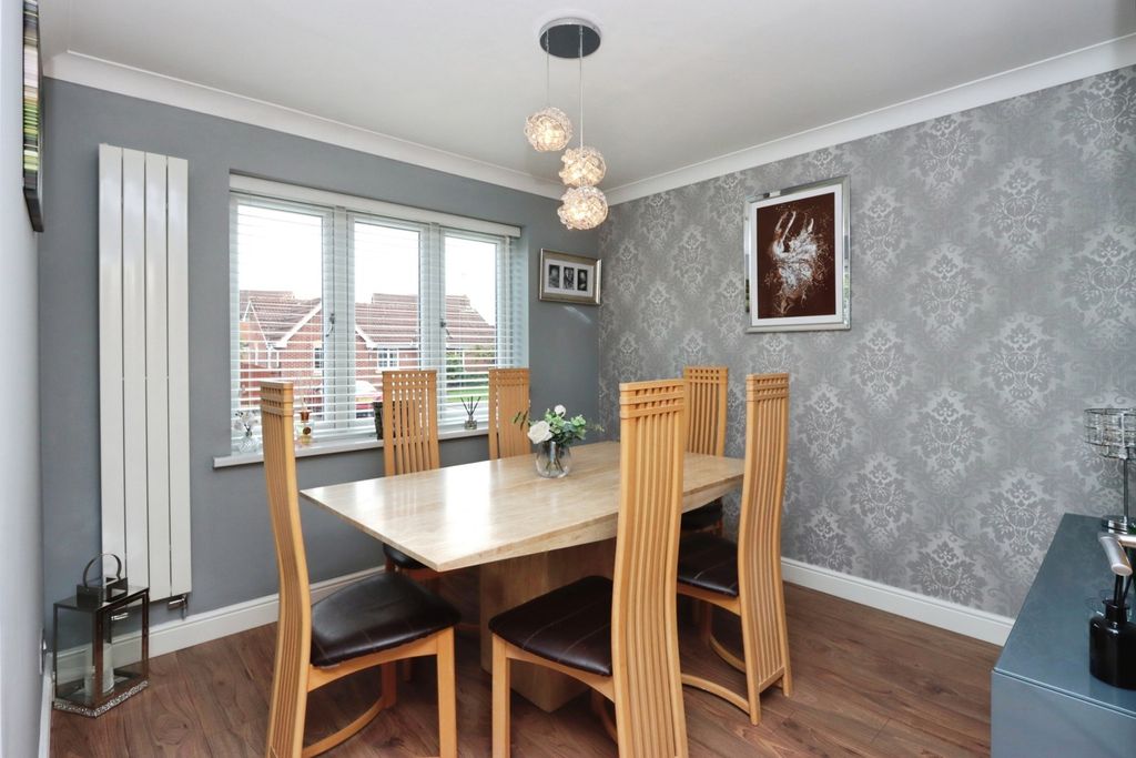 Property photo 3 of 17 Photo