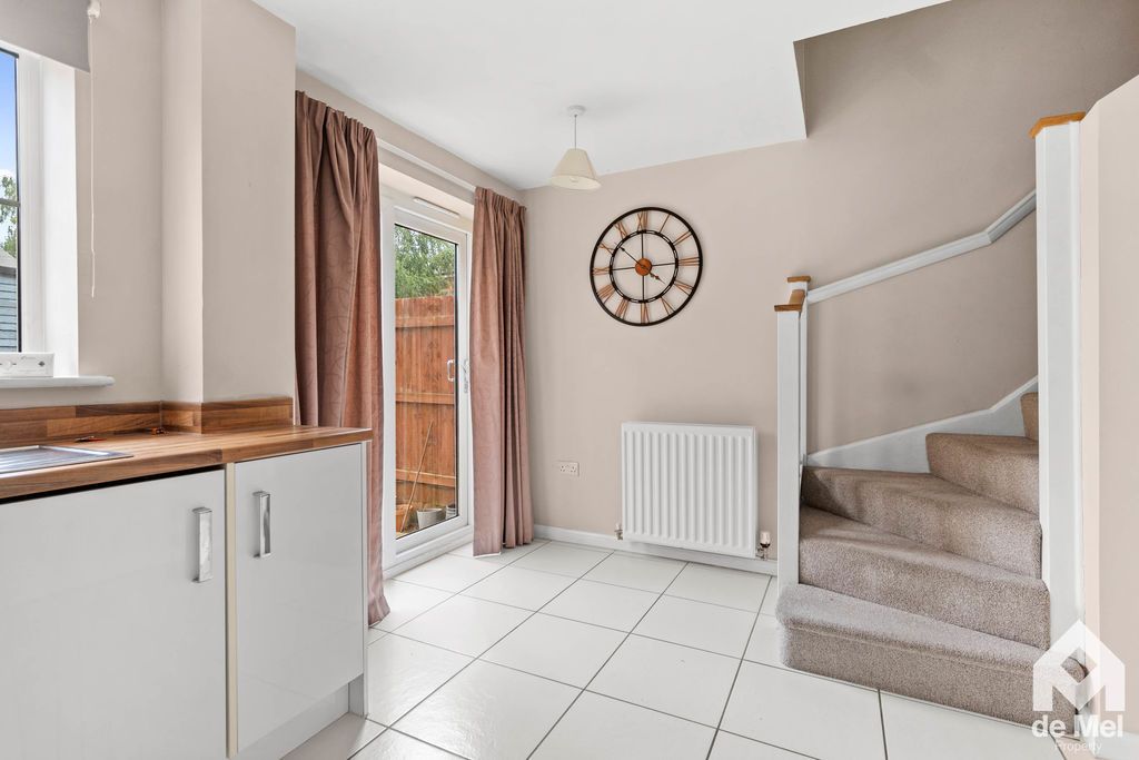 Property photo 3 of 11 Photo 8