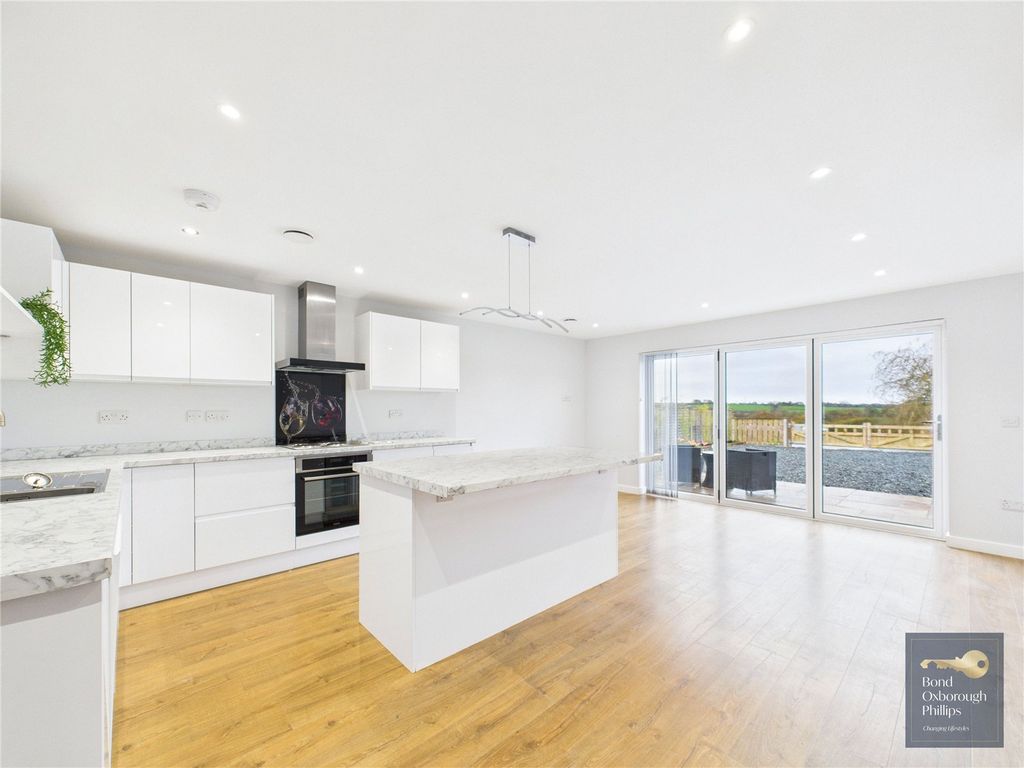 Property photo 3 of 23 Picture No. 06