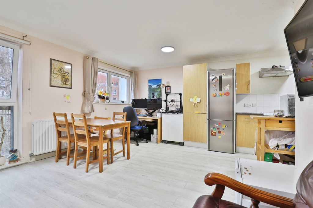 Property photo 3 of 18