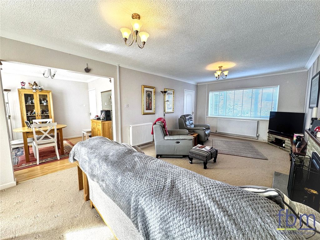 Property photo 3 of 22 Picture No. 23