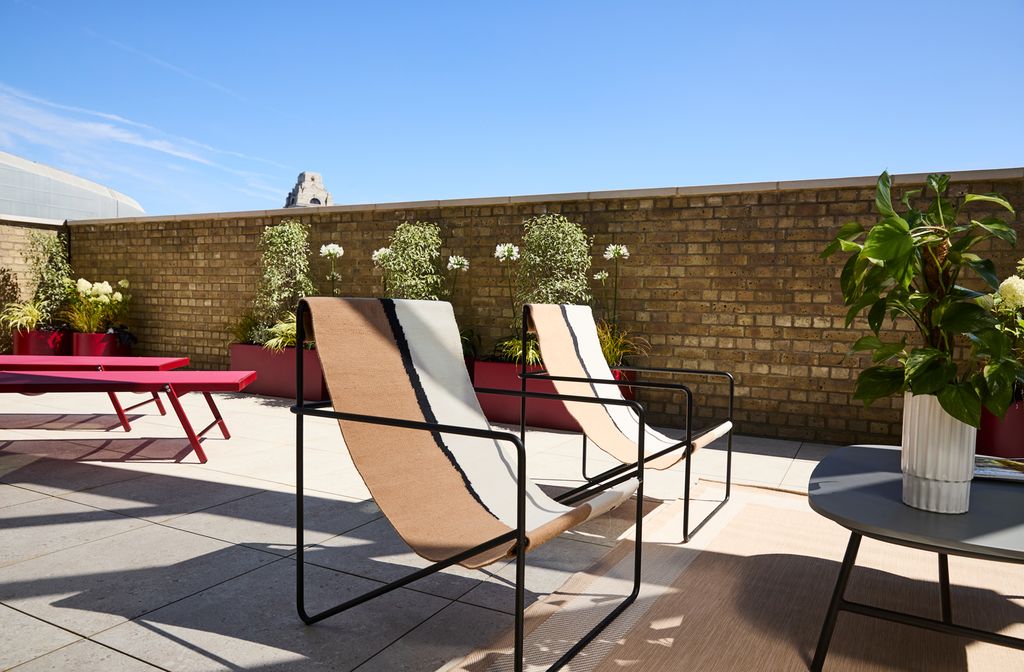 Property photo 2 of 35 Arclight Lofts Penthouse Terrace 4