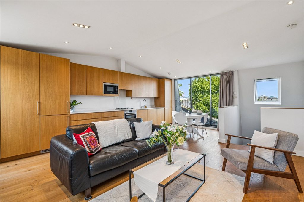 Property photo 1 of 12 Reception Room