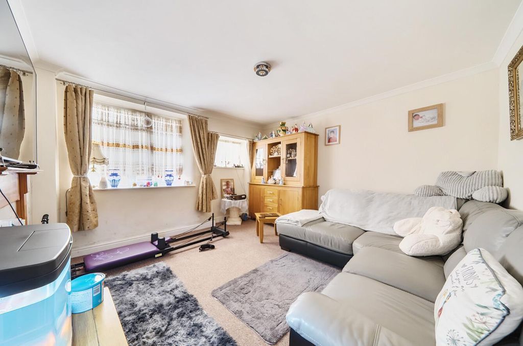 Property photo 3 of 11 Seddons, Tiverton