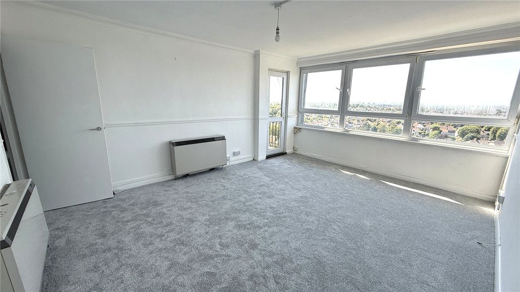 Property photo 3 of 14 Picture No. 28