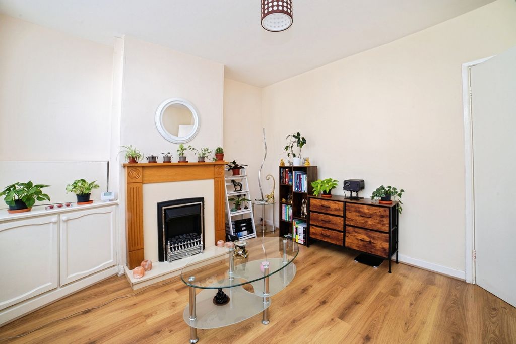 Property photo 3 of 18 Pbox-Img.Jpg