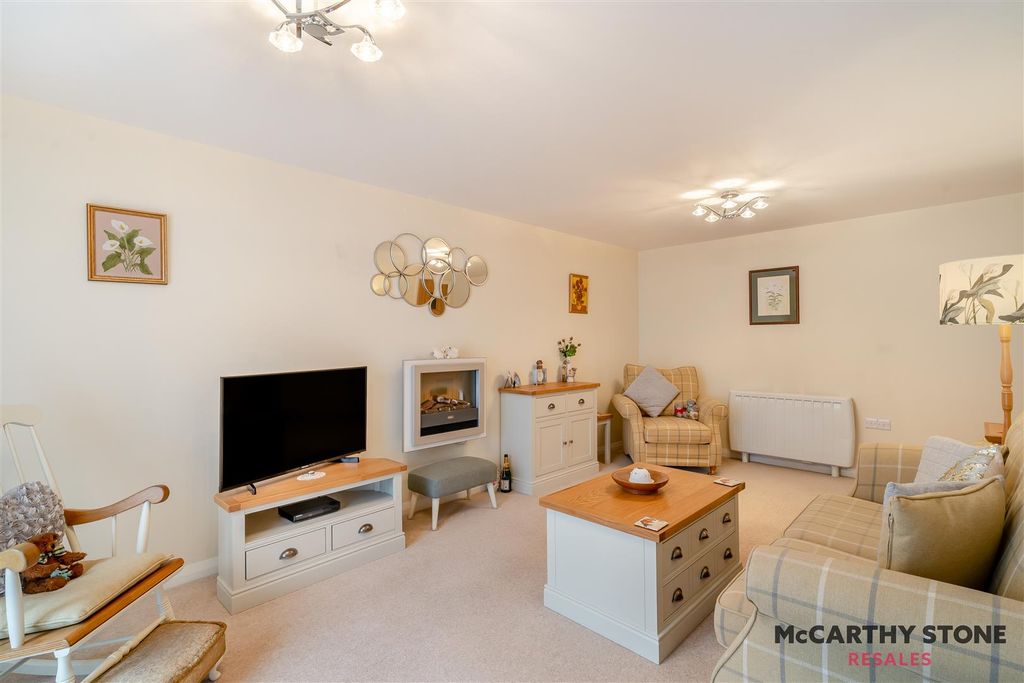 Property photo 3 of 26 8585682-Interior02.Jpg