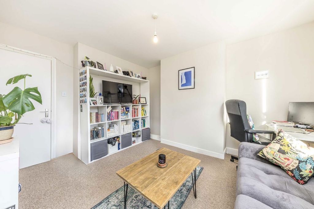 Property photo 2 of 5
