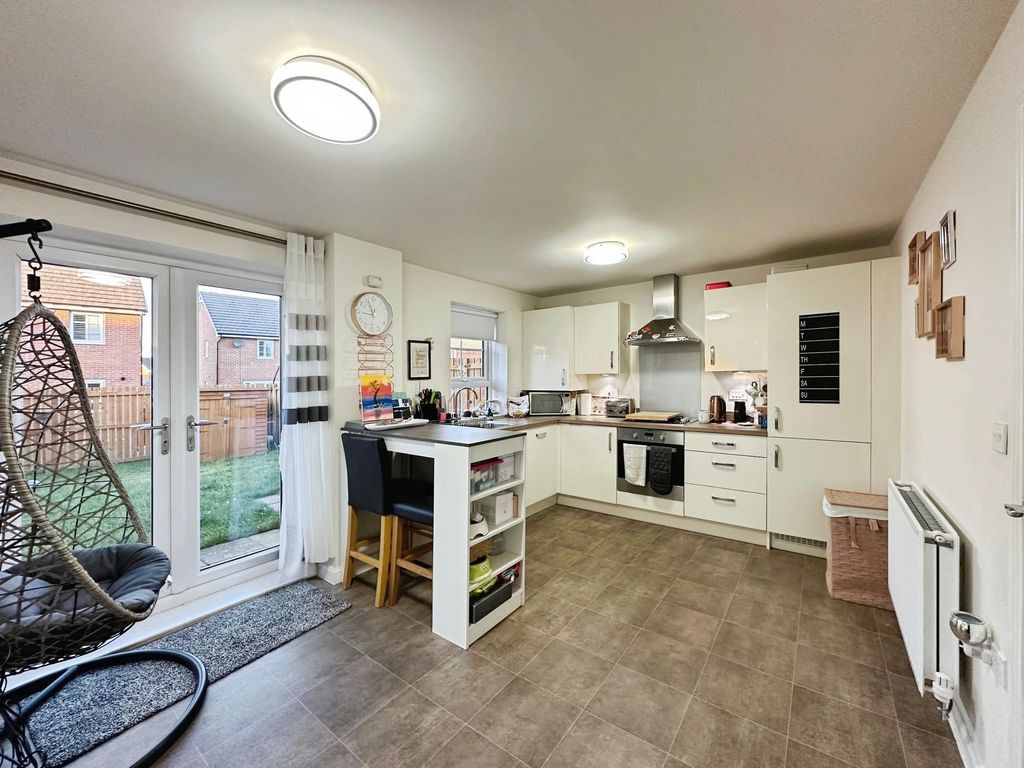 Property photo 3 of 14 Photo 9