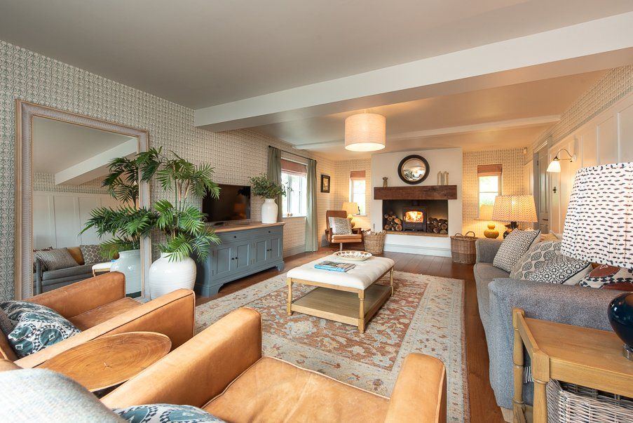 Property photo 3 of 28 Sitting Room