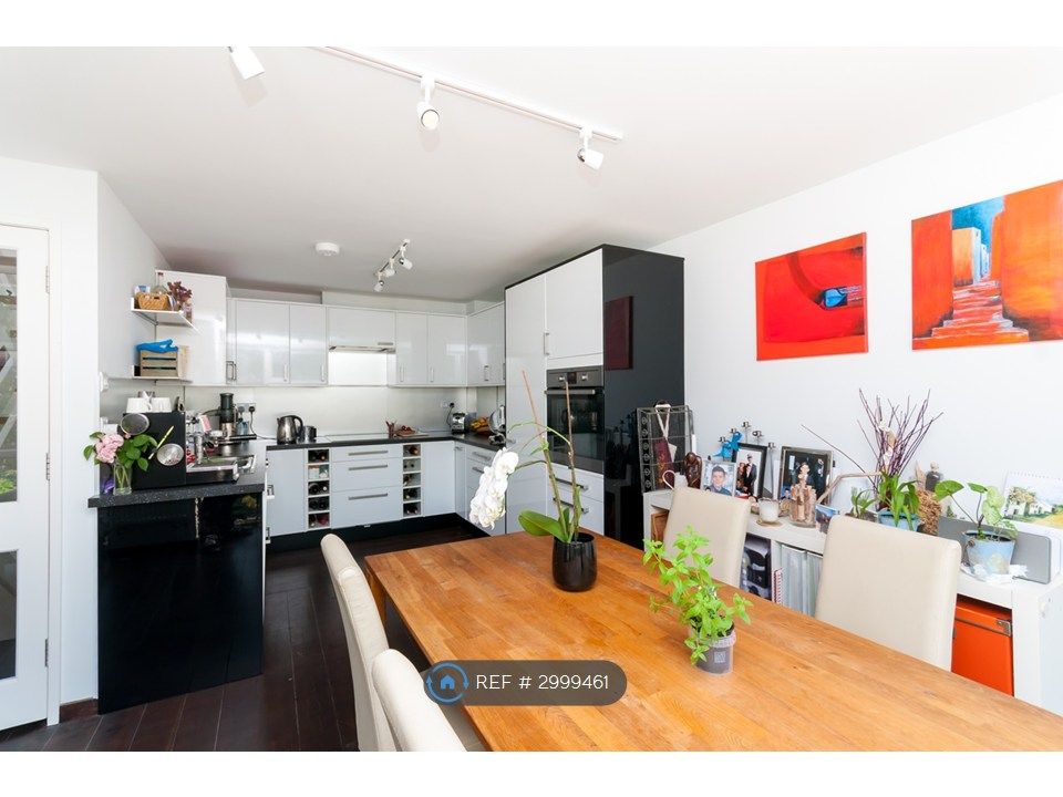 Property photo 3 of 12 Kitchen/Diner To Socialize