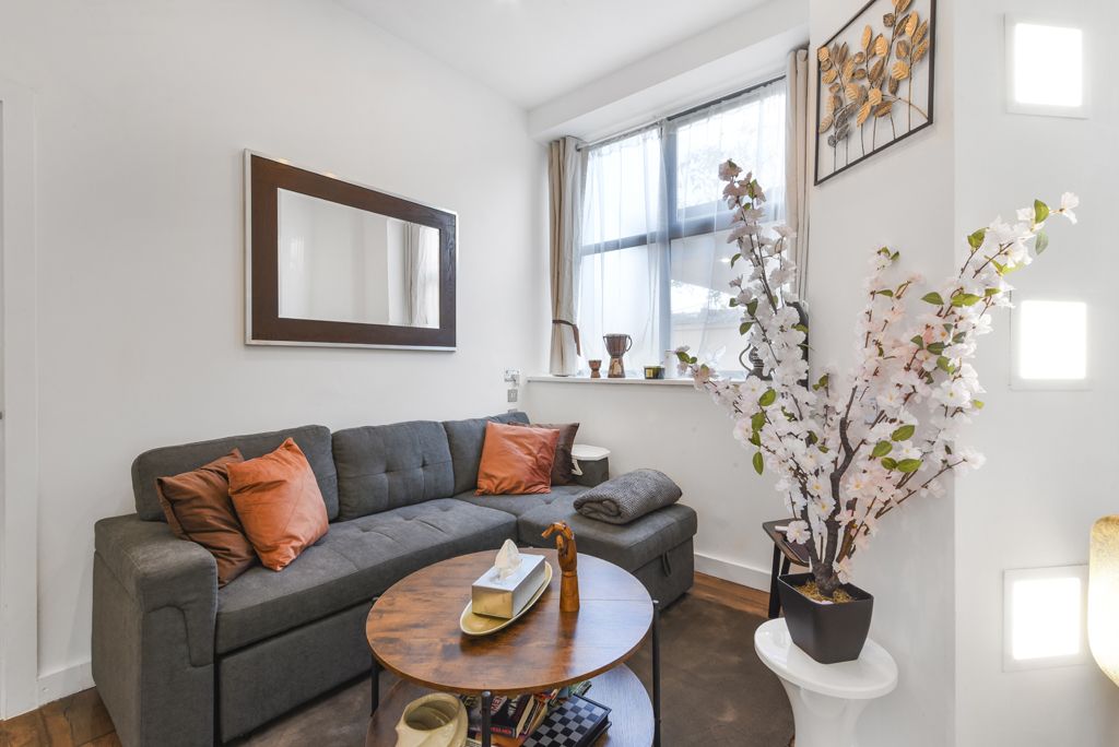 Property photo 3 of 12