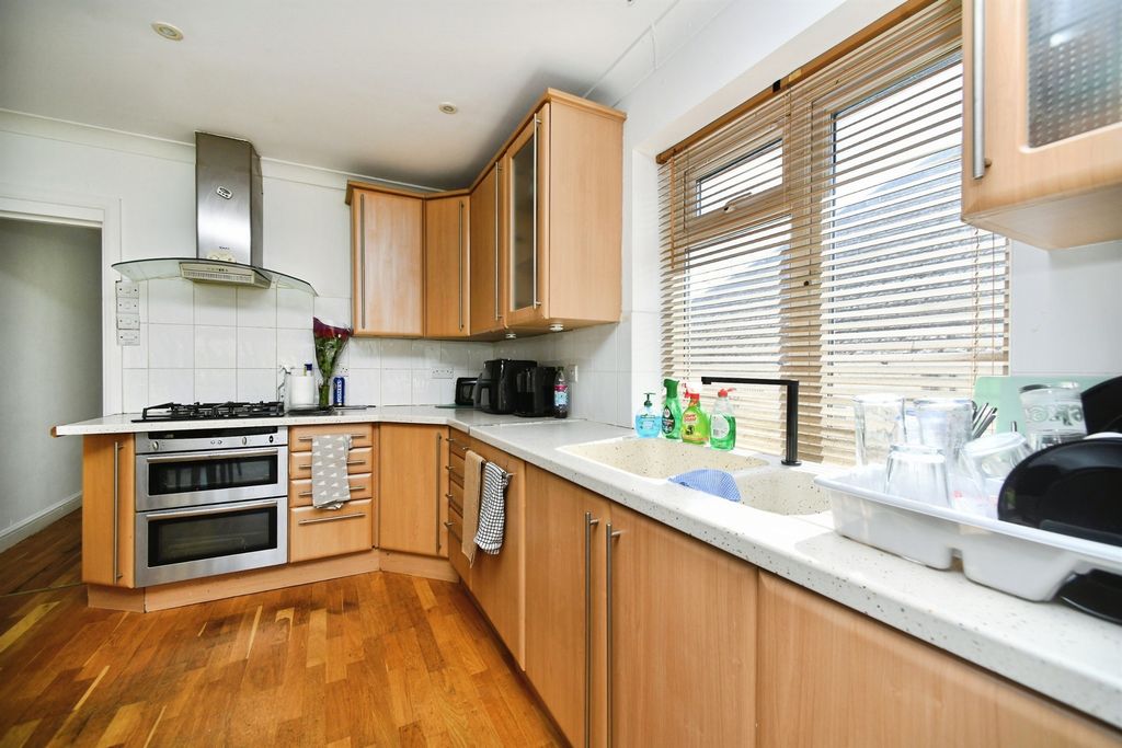 Property photo 2 of 18