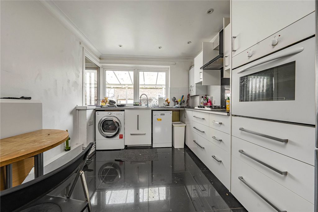 Property photo 3 of 10 Picture No. 04