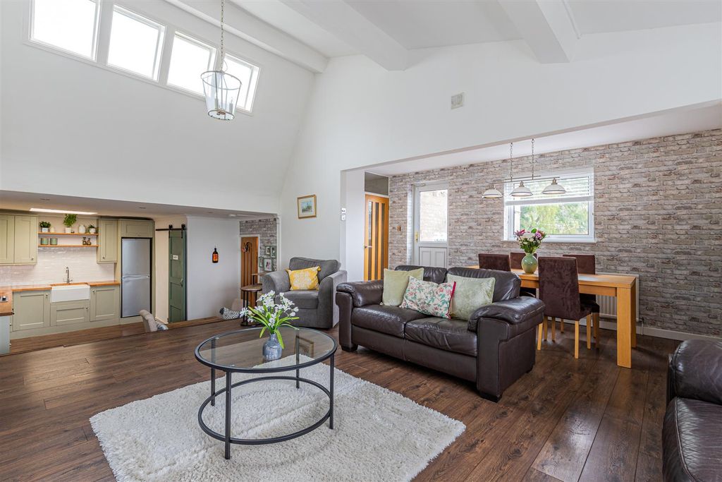 Property photo 1 of 20 St Davids Court 32-13.Jpg