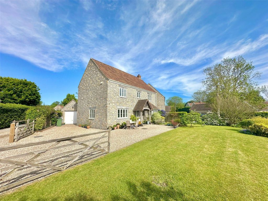 Property photo 1 of 36 Picture No. 04