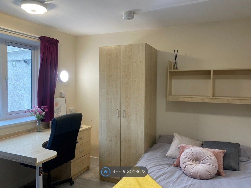 Property photo 1 of 3