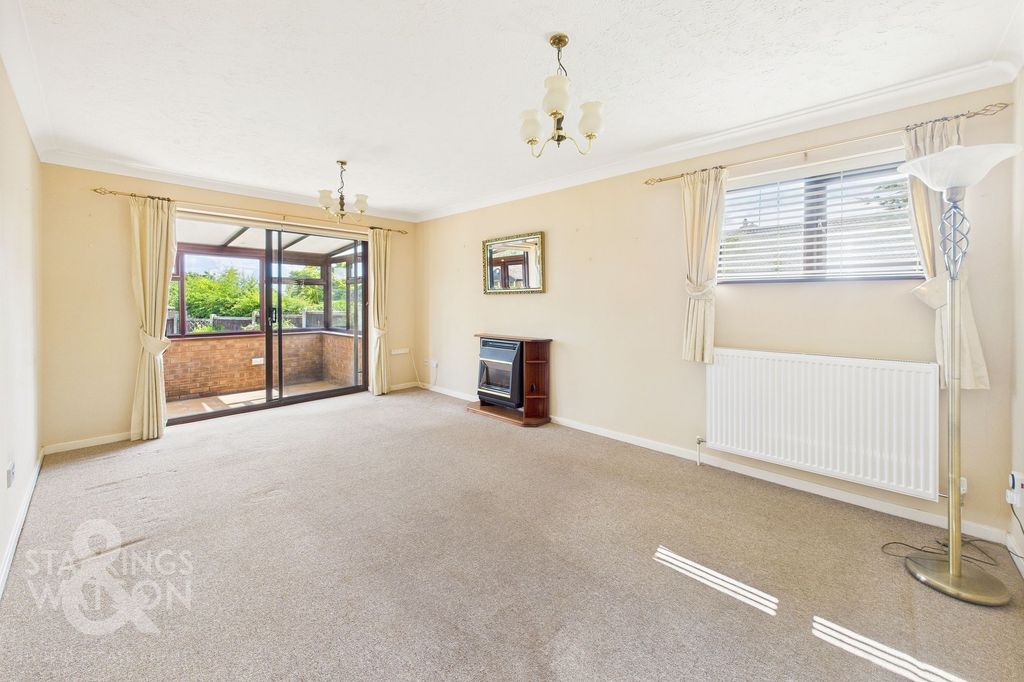 Property photo 2 of 21