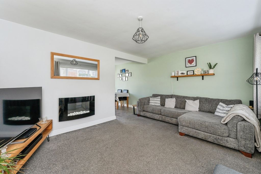Property photo 3 of 24 Pbox-Img.Jpg