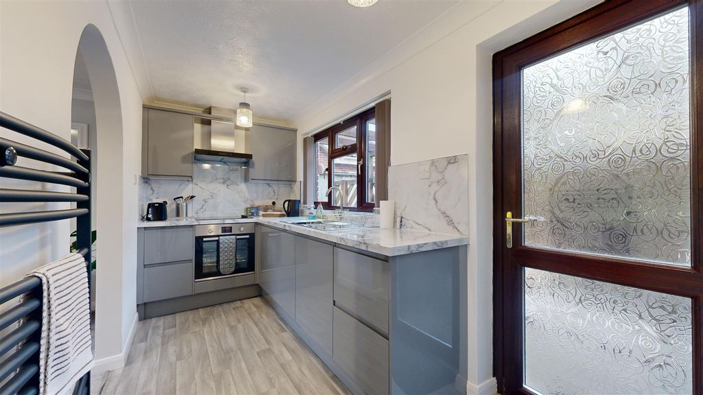 Property photo 3 of 7 11092024_101703.Jpg