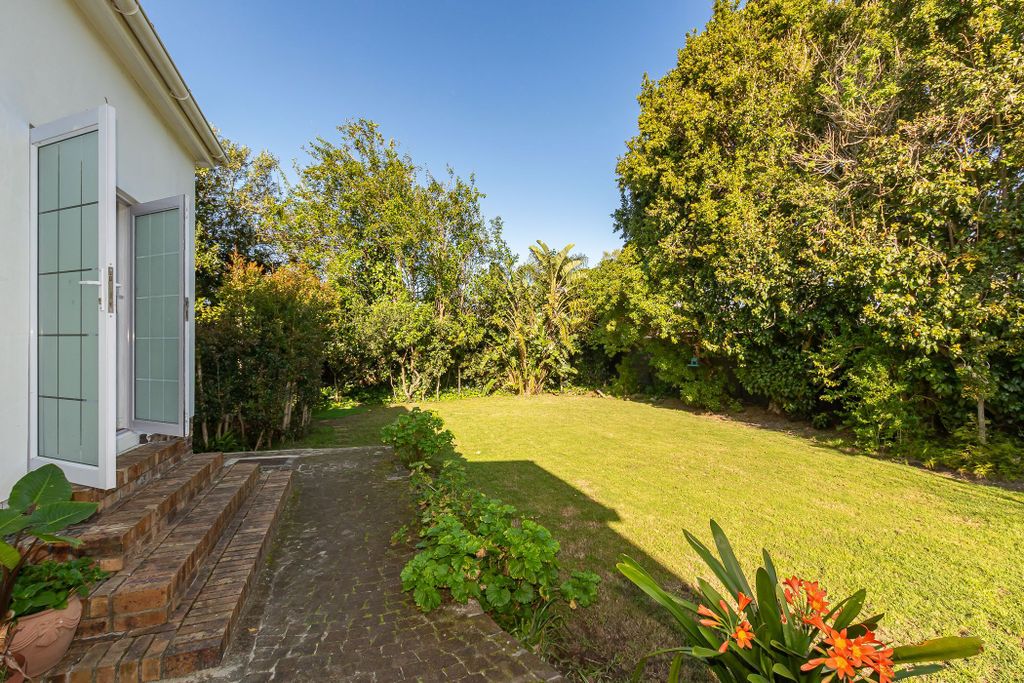 Property photo 2 of 32 Kw1714025