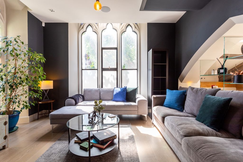 Property photo 2 of 13