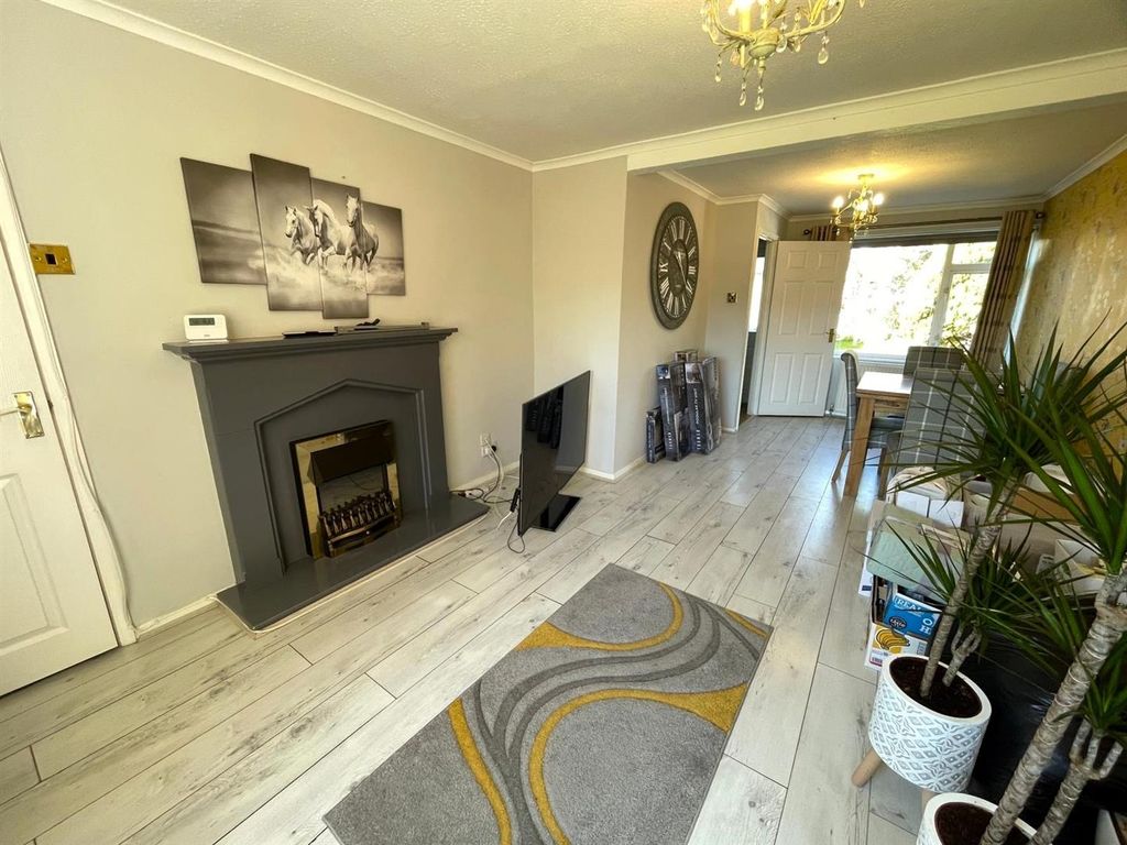 Property photo 3 of 11 Living Area
