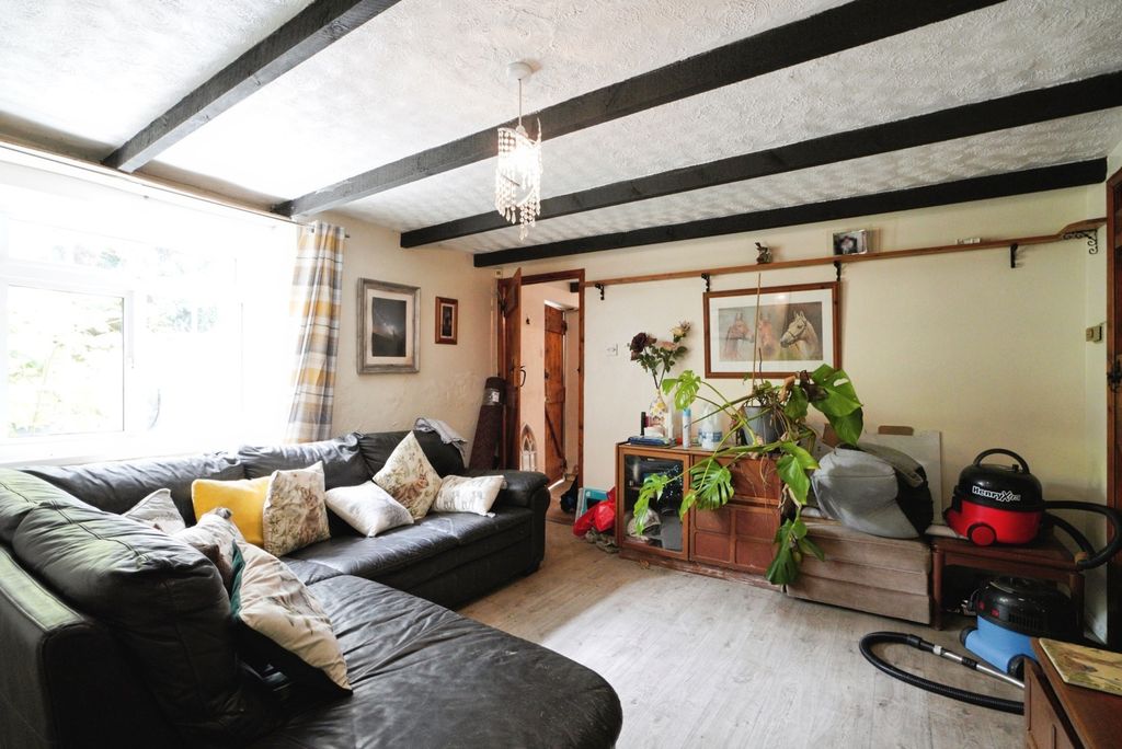 Property photo 3 of 25 Pbox-Img.Jpg