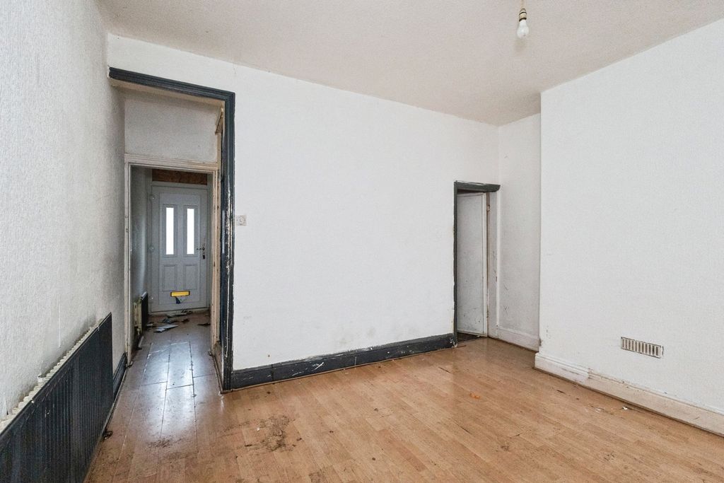 Property photo 3 of 20 Pbox-Img.Jpg