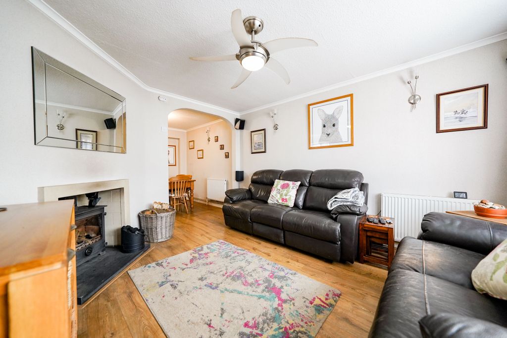 Property photo 2 of 19 Dsc05106