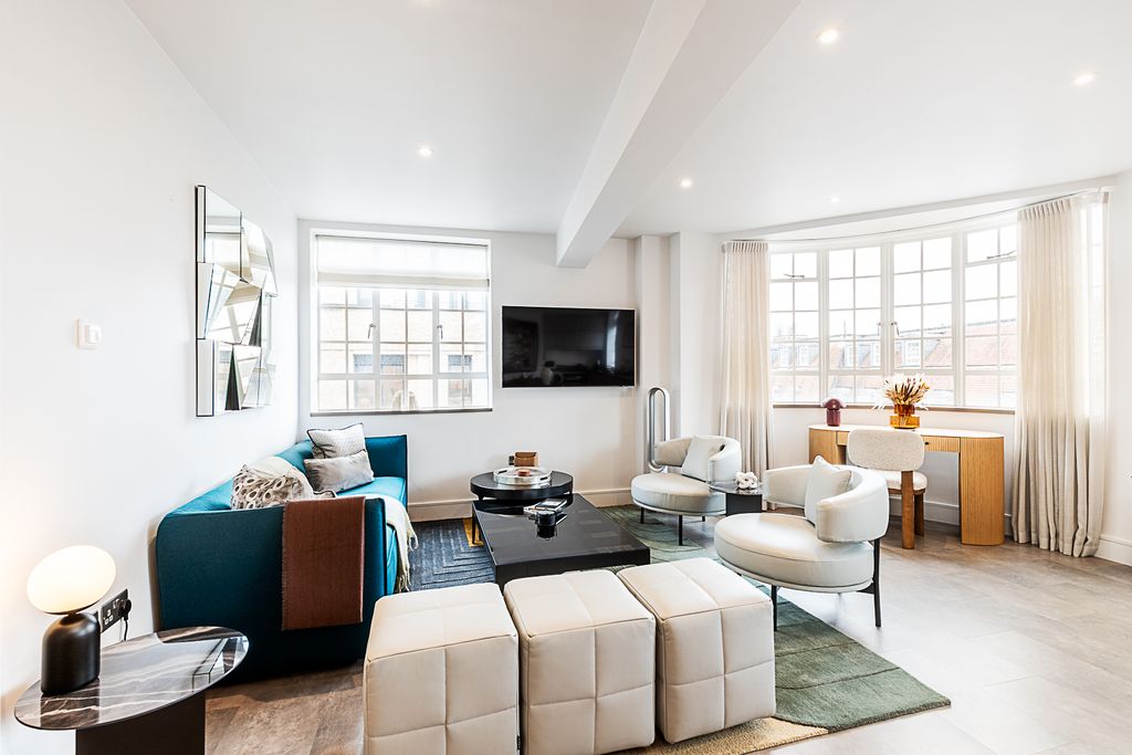 Property photo 2 of 33