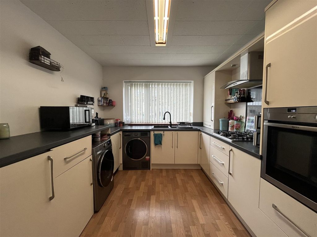 Property photo 2 of 23 Kitchen