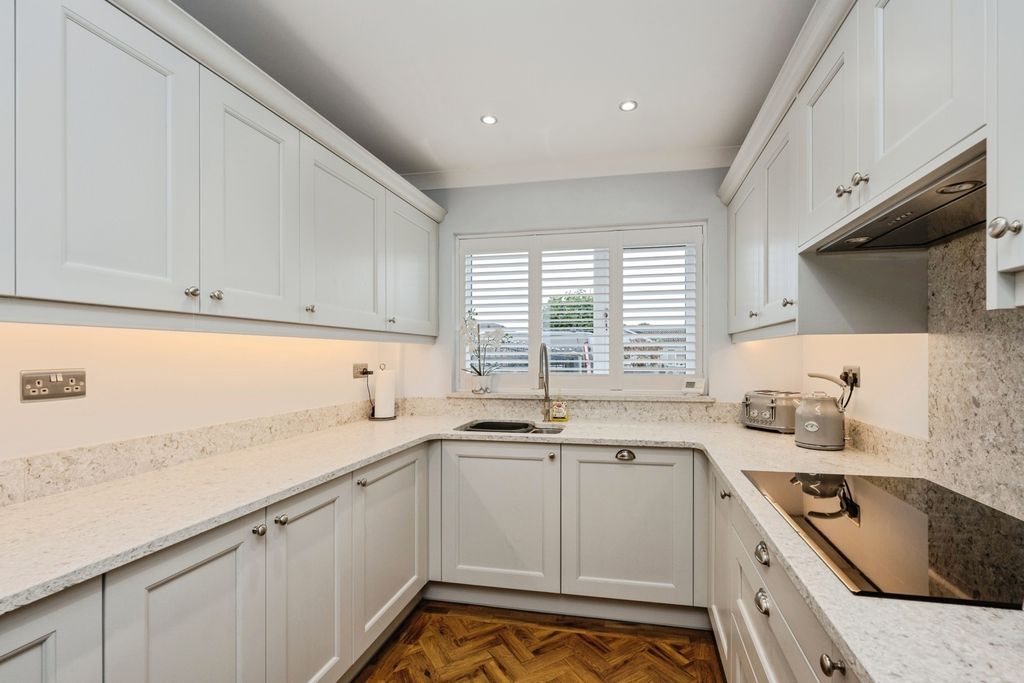 Property photo 3 of 18 Photo