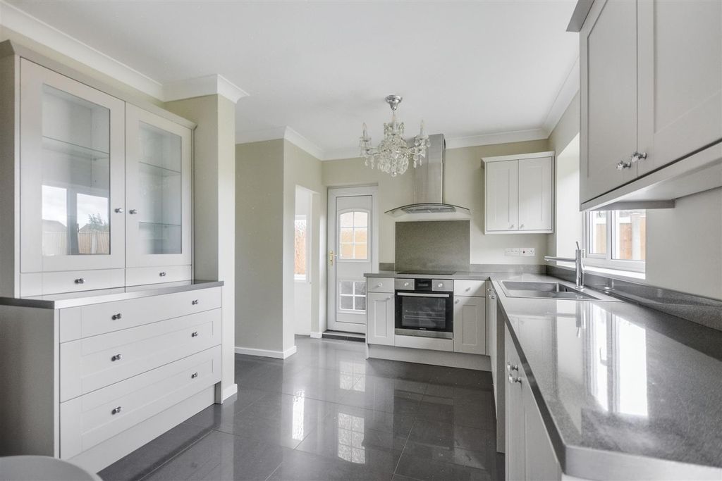 Property photo 3 of 24 Kitchen Diner