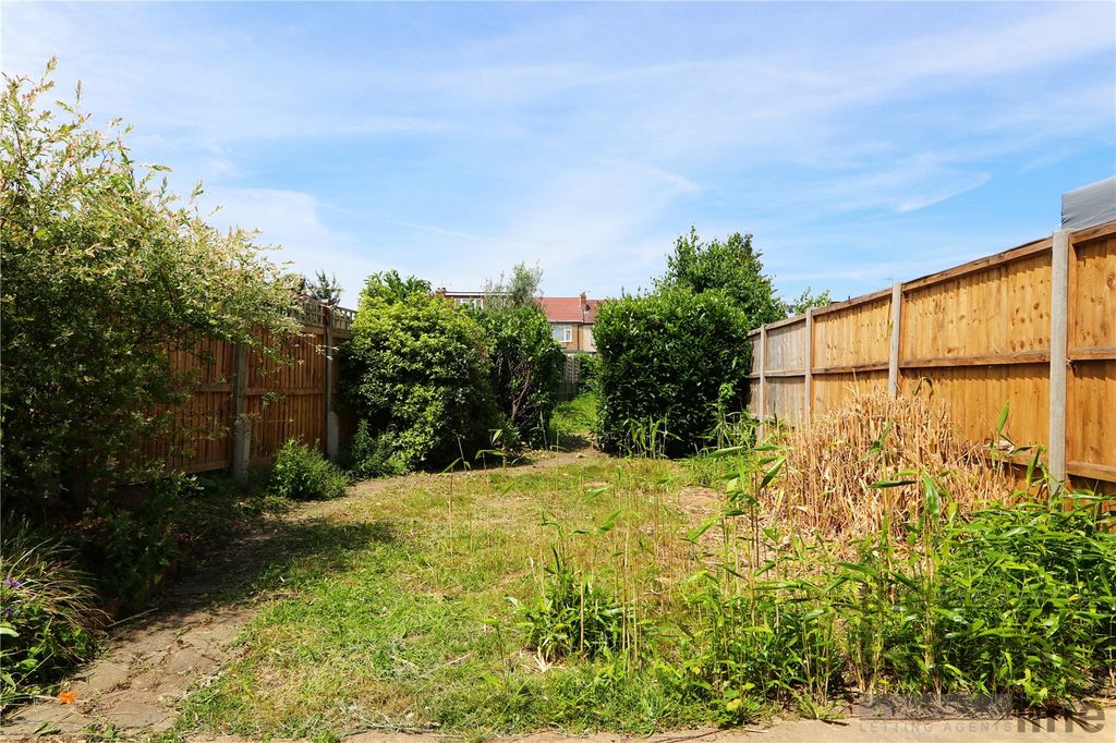 Property photo 3 of 15 Picture No. 12