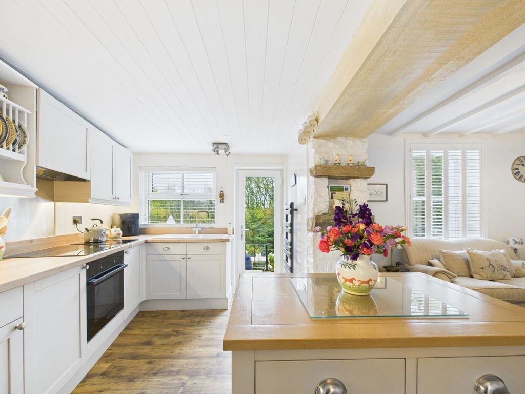 Property photo 3 of 64 Dining Kitchen