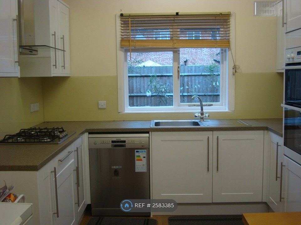 Property photo 3 of 5 Kitchen Pic 1