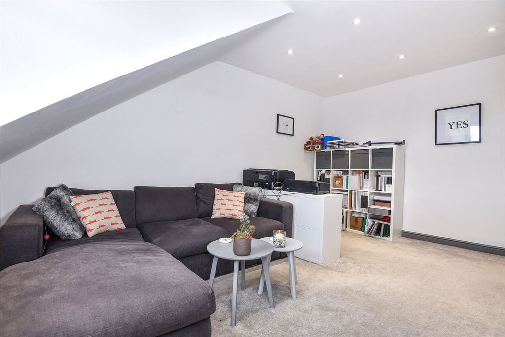 Property photo 2 of 8 Picture No. 01