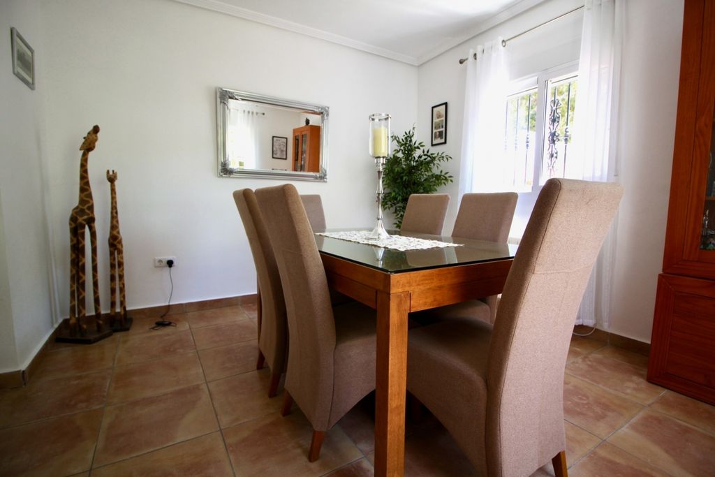 Property photo 2 of 42