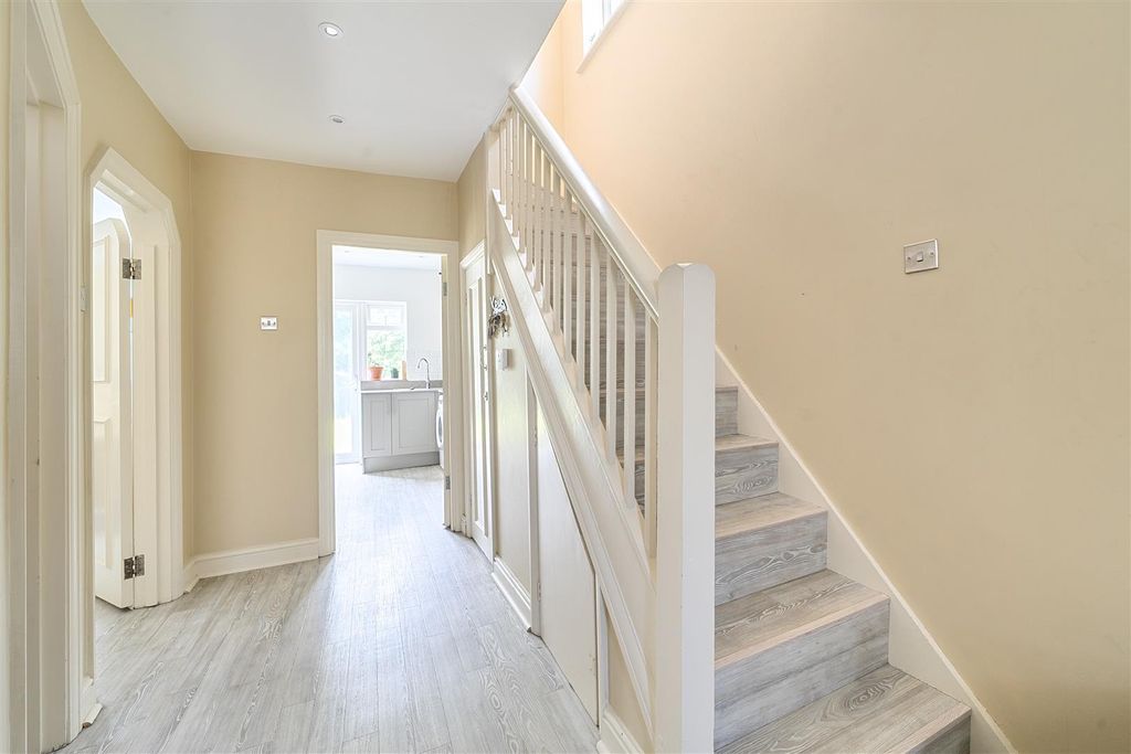 Property photo 2 of 15 Entrance Hallway.Jpg