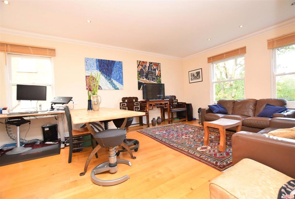 Property photo 3 of 9 Picture No. 05