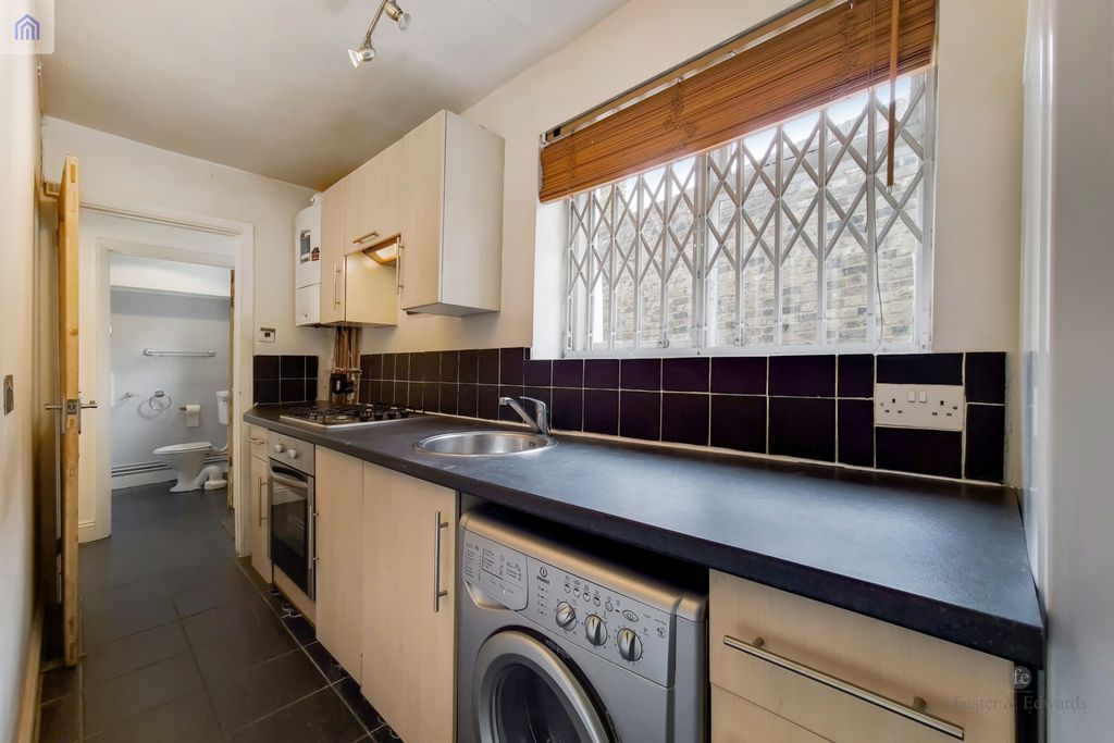 Property photo 3 of 10