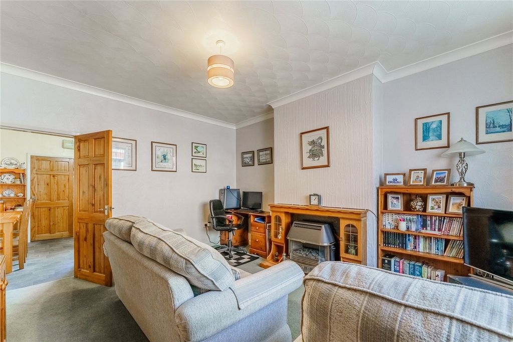 Property photo 3 of 25 Picture No. 23