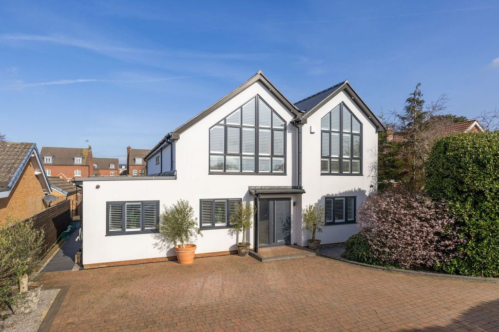 Property photo 1 of 25