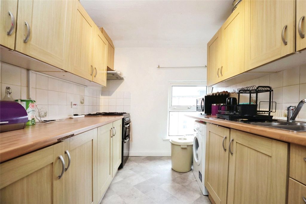 Property photo 3 of 9 Picture No. 14