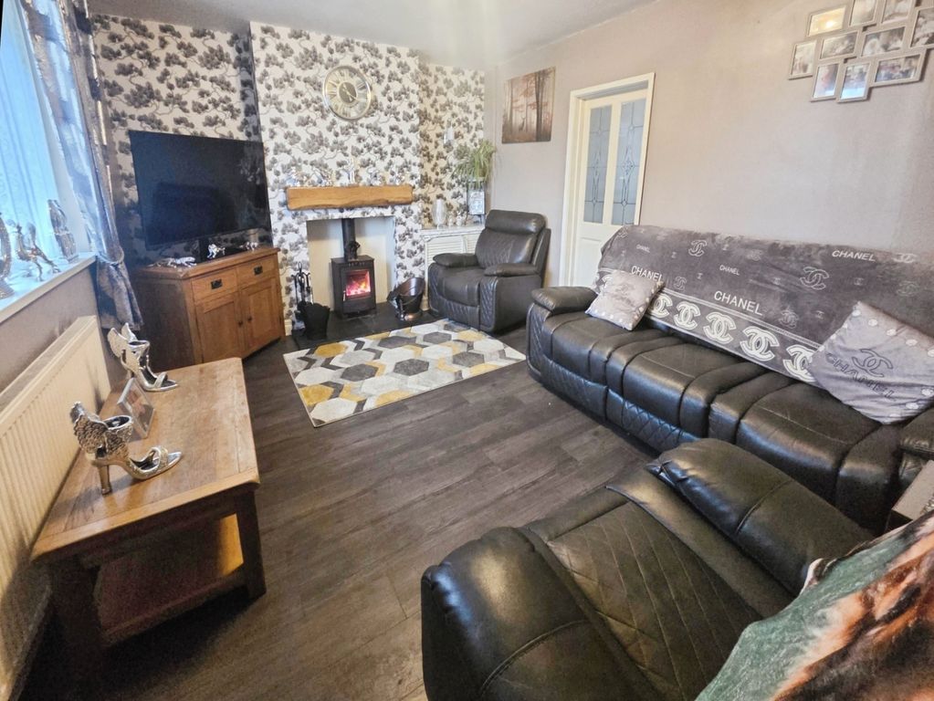 Property photo 2 of 11 Pbox-Img.Jpg