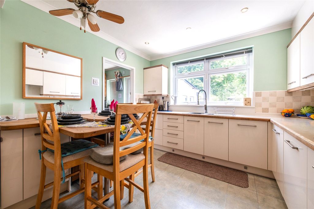 Property photo 1 of 31 Picture No. 06